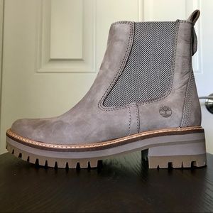 women's courmayeur valley chelsea boots grey